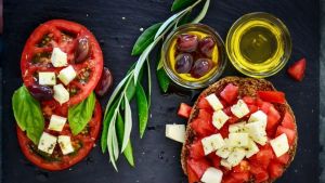 Μεσογειακή διατροφή: Θα μπορούσε να μας προστατεύσει από την άνοια;