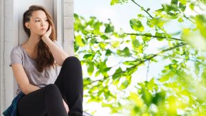 «Spring asthenia»: Τι είναι η μελαγχολία της Άνοιξης και υπάρχει τρόπος να περιορίσω τα συμπτώματά της;