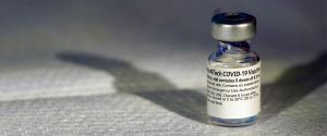 Κορωνοϊός: Πώς το χέρι όπου κάνετε το εμβόλιο επηρεάζει την ανοσολογική απόκριση;