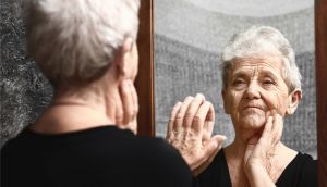 Άνοια: Ποιες αλλαγές στη συμπεριφορά  θα πρέπει να μας προβληματίσουν;